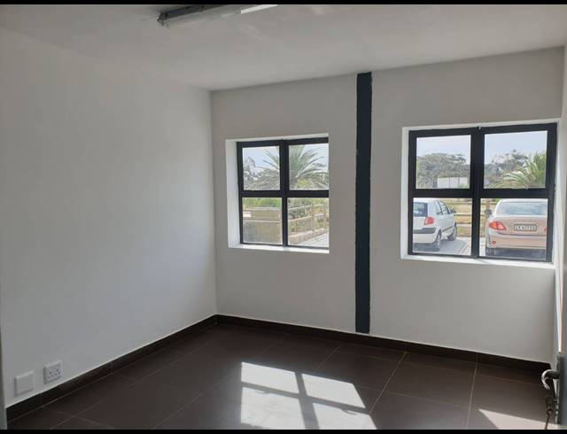 499M² WAREHOUSE FOR SALE IN KILLARNEY GARDENS
